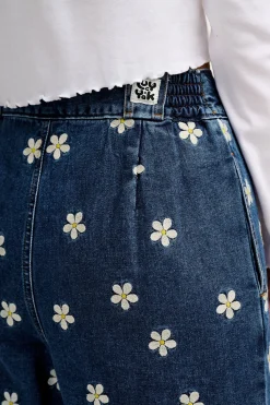 Lucy & Yak Addison - Tapered Denim Jeans in Mid Wash with Daisy Embroidery Hot