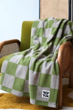 Lucy & Yak Braor - Polar Fleece Blanket in Green Checkerboard Print Best