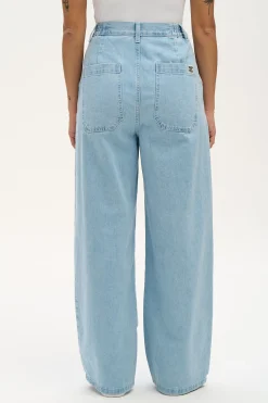 Lucy & Yak Cole - Baggy Wide Leg Denim Jeans in Light Wash Blue Fashion
